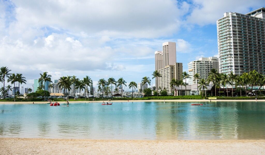 waikiki beach 1037073 1280